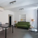Modern Apartment In Trastevere