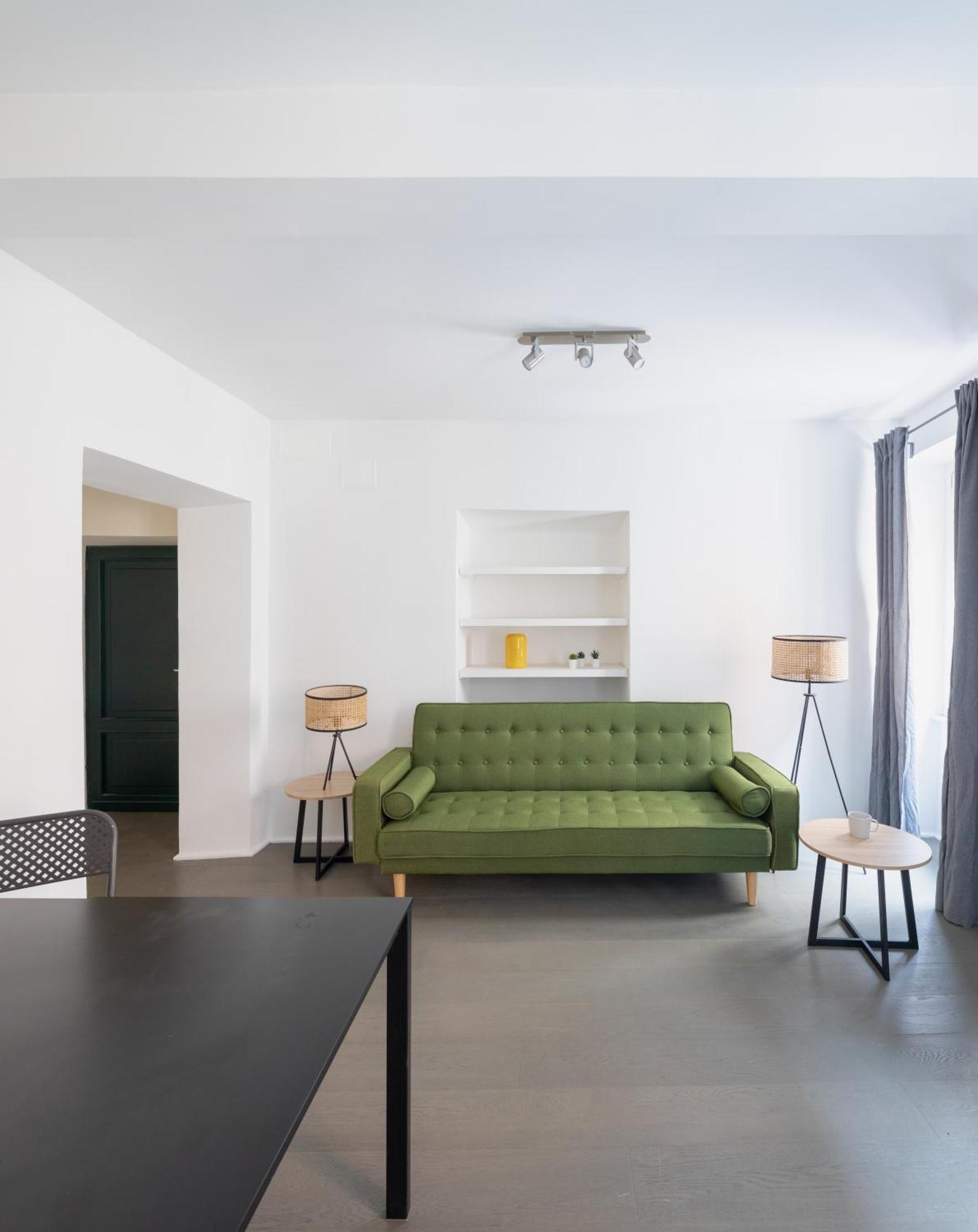 Modern In Trastevere Apartment *